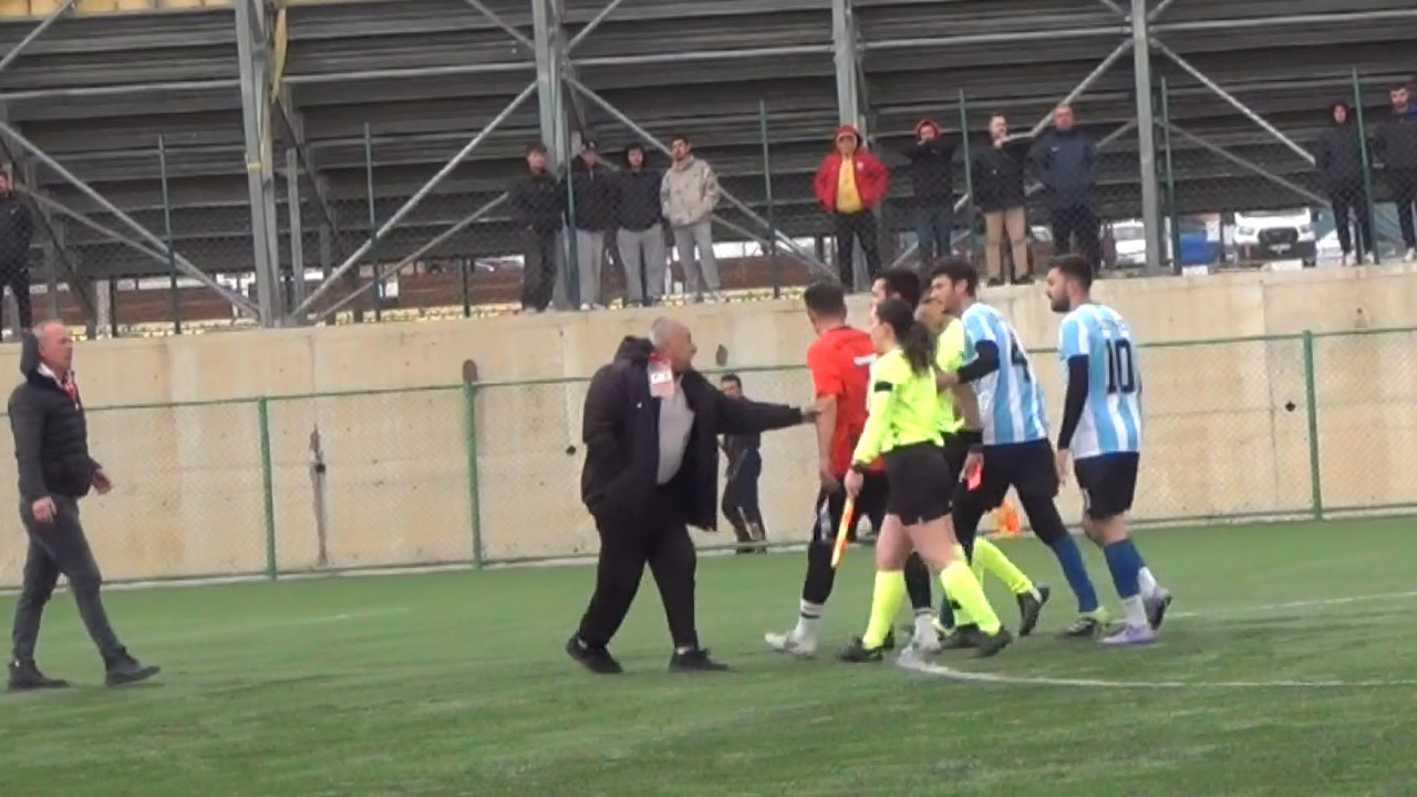 Edirne 2. Amatör Lig’inde hakeme yumruk atan futbolcunun takımı hükmen mağlup sayıldı