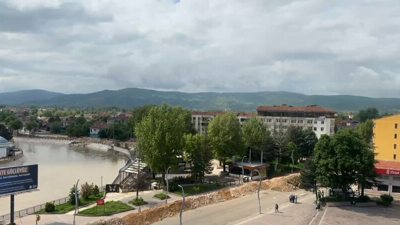 Yeşilırmak'ın taşkın riski nedeniyle Turhal ilçesinde önlem alındı