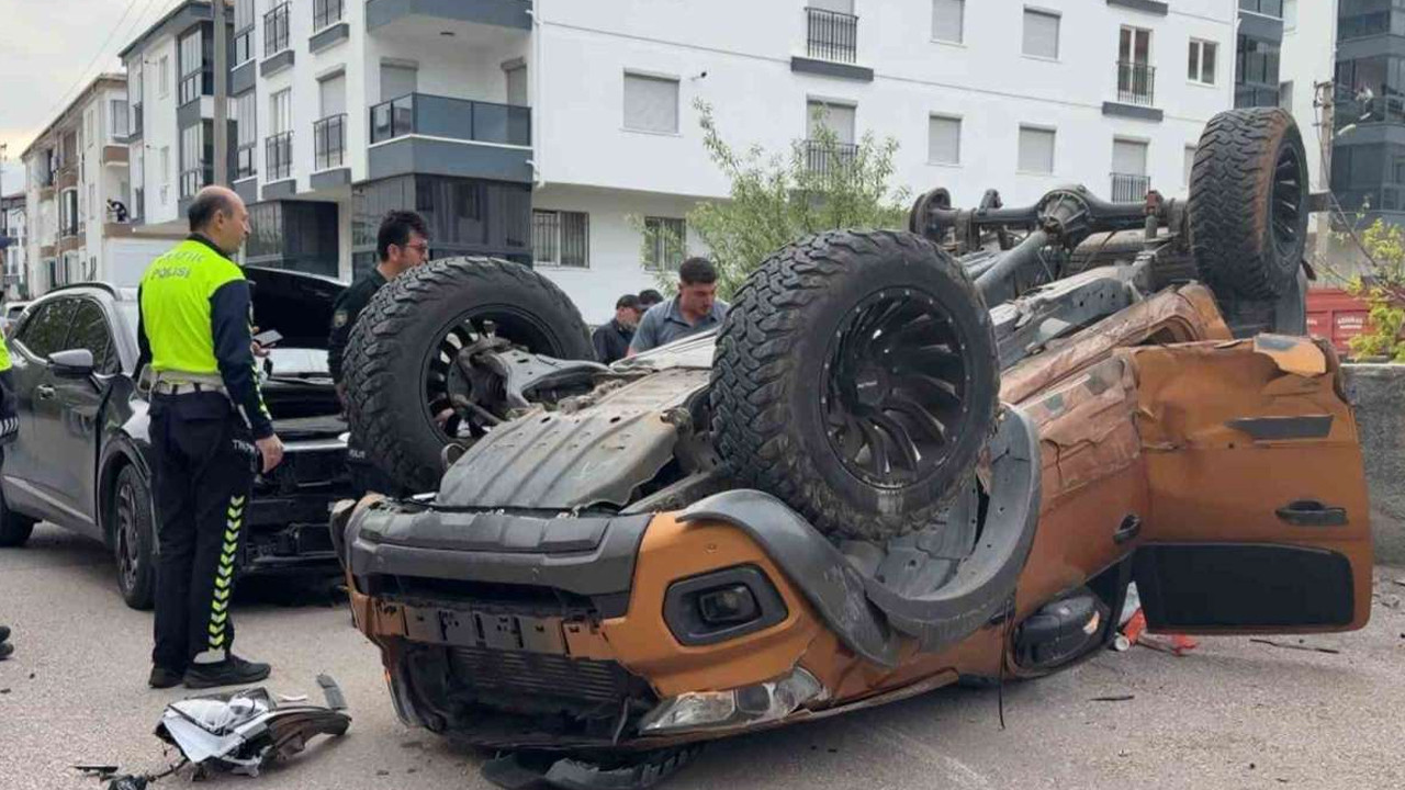 Aksaray'da pikap ile suv çarpıştı: 1 yaralı