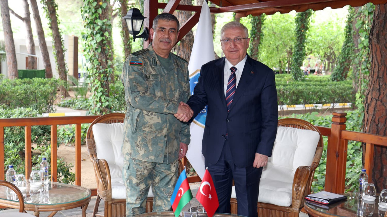 Bakan Güler, Azerbaycanlı mevkidaşı Hasanov ile bir araya geldi