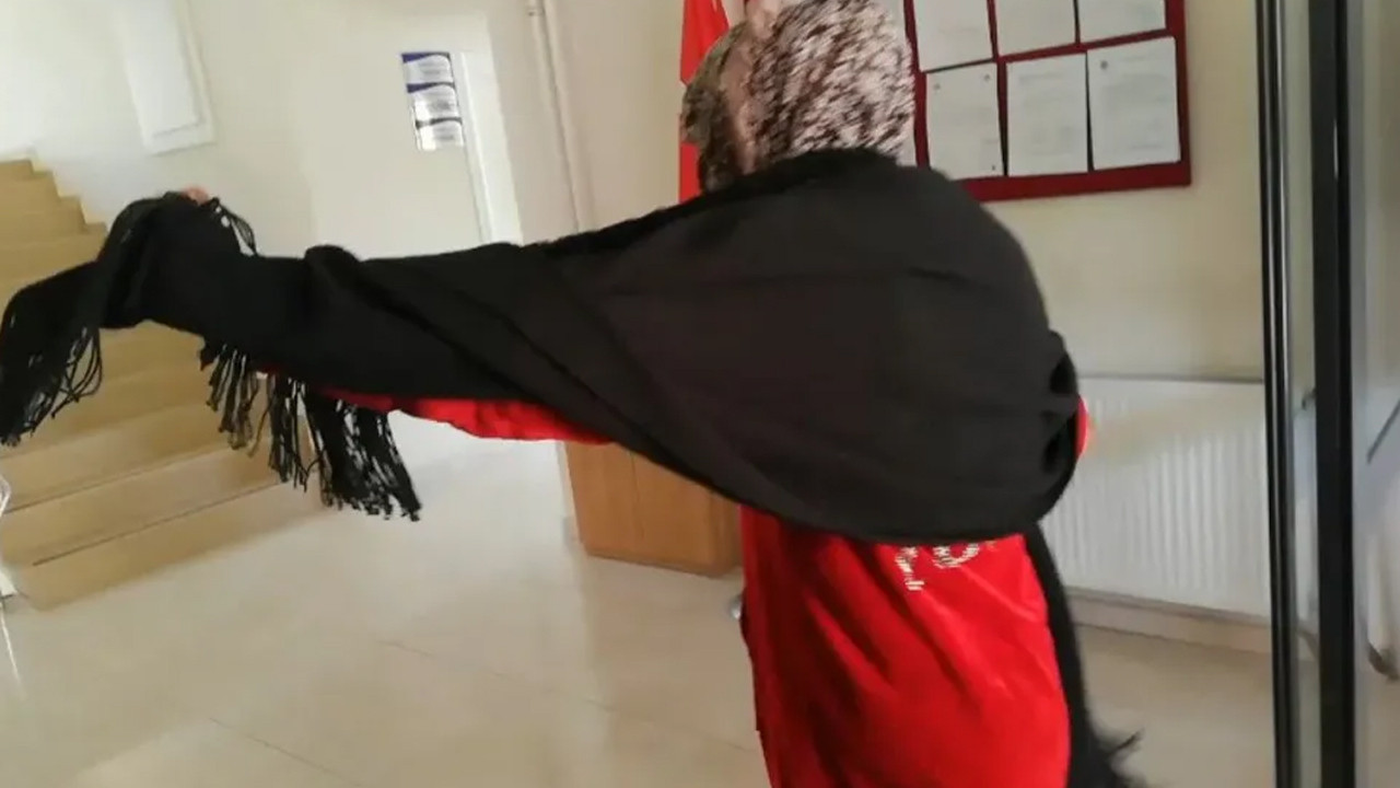 Elazığ'da dilenci operasyonu: Yakalanan şahıs kameralara oynayarak girdi