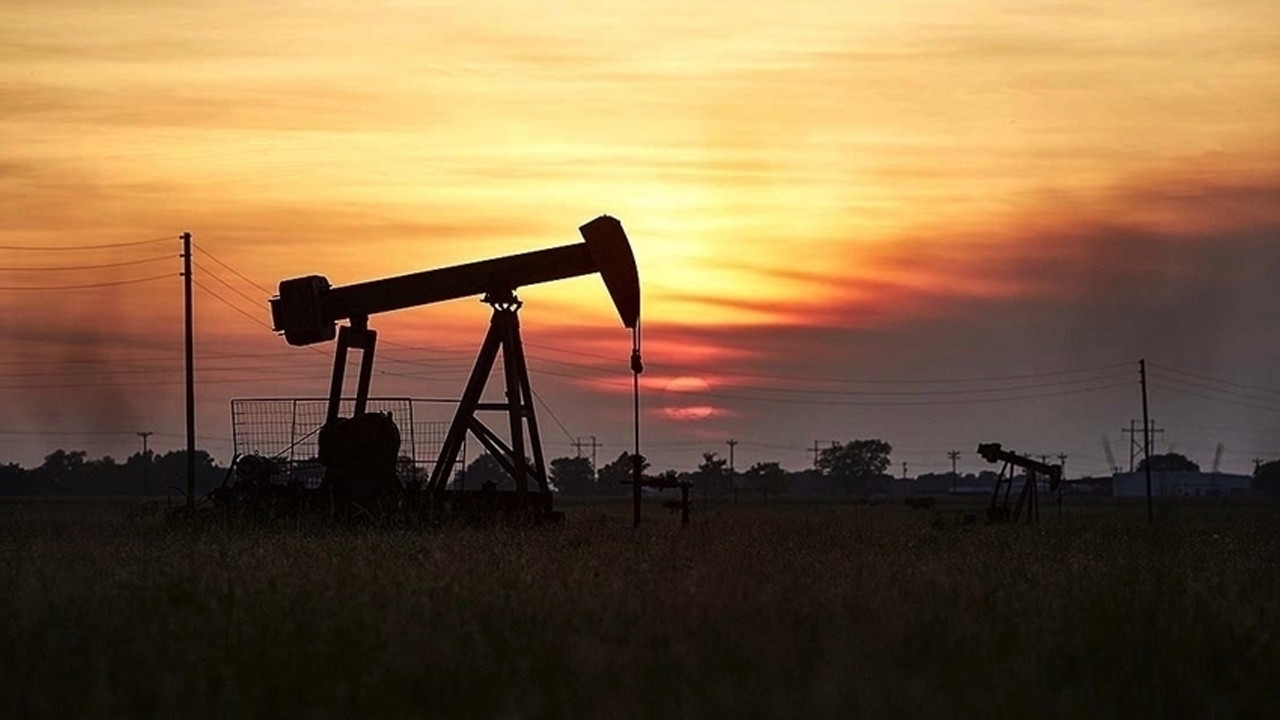 İngiltere, üçüncü ülkelerde rafine edilmiş Rus petrol ürünlerine yaptırımları hafifletti
