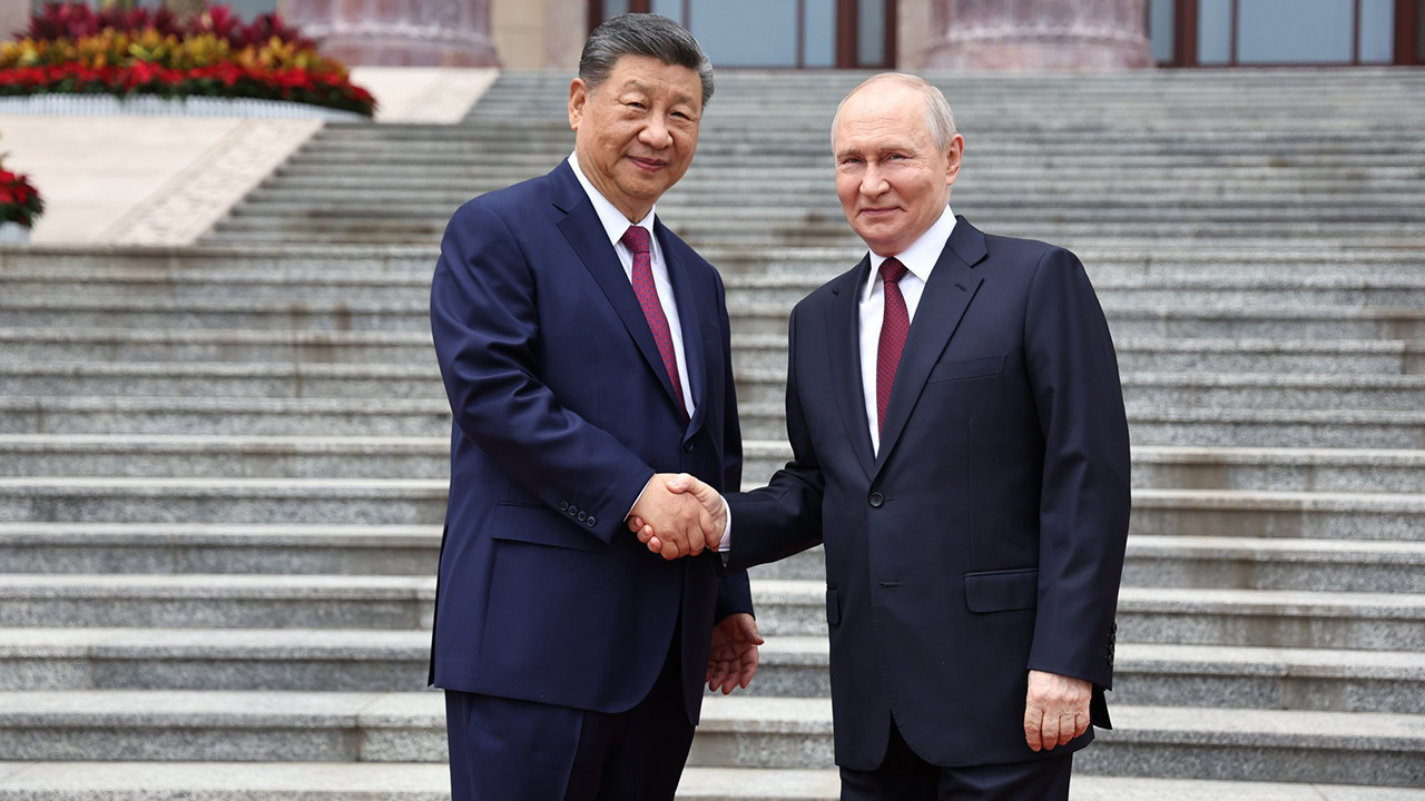 Pekin’de kritik zirve: Putin ve Şi bir araya geldi