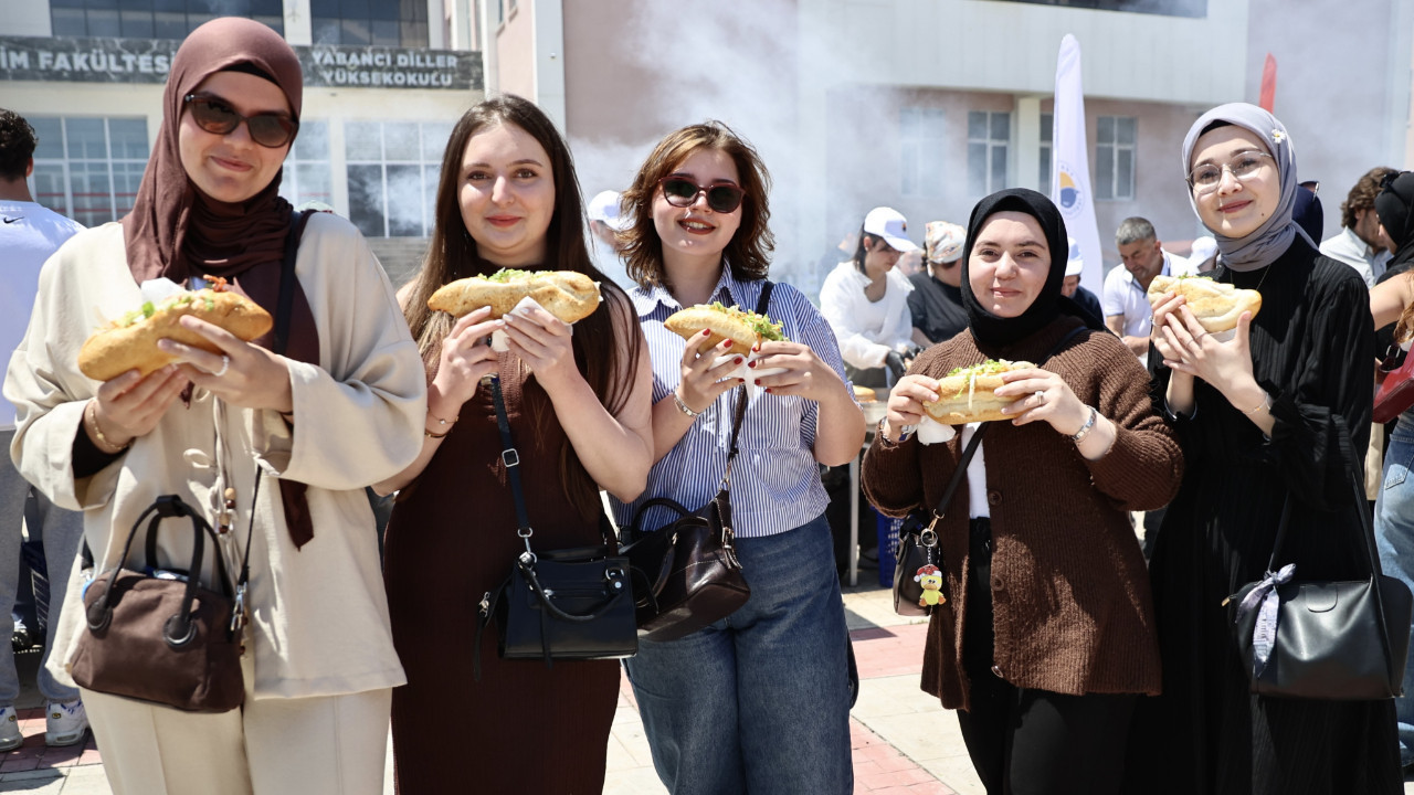 Sinop'ta balık festivali: 1 ton Türk somonu dağıtıldı