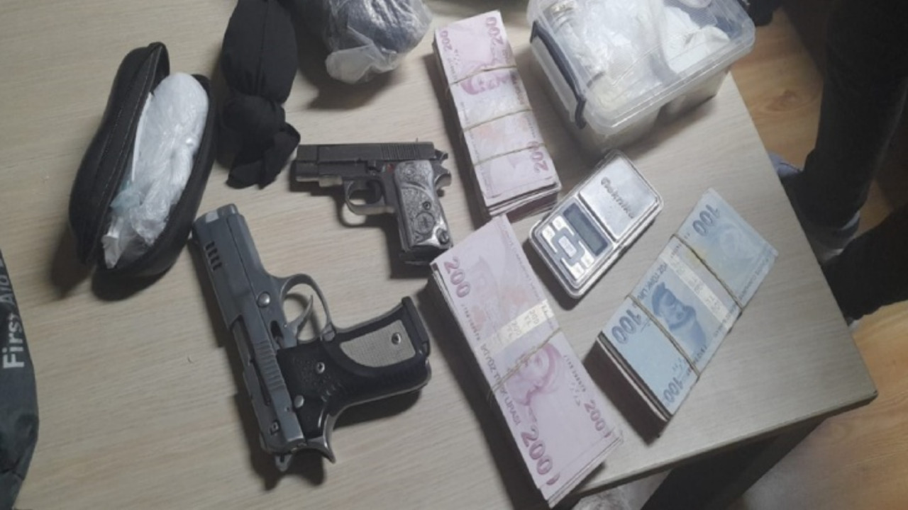 Zehir tacirlerine operasyon: 5 tutuklama