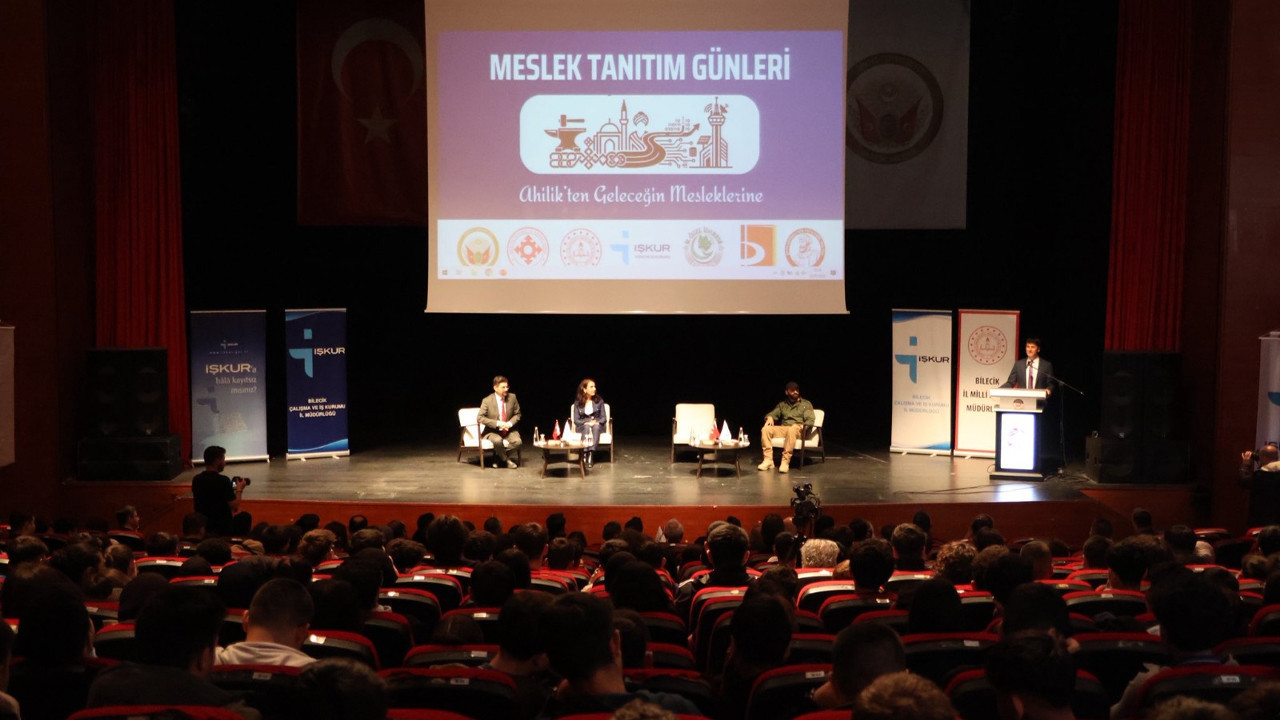 Bilecik’te “Meslek Tanıtım Günleri” programı düzenlendi
