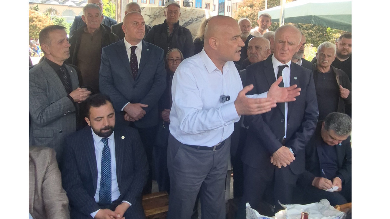 İYİ Partili Turhan Çömez’den Rize Pazar’da yoğun mesai