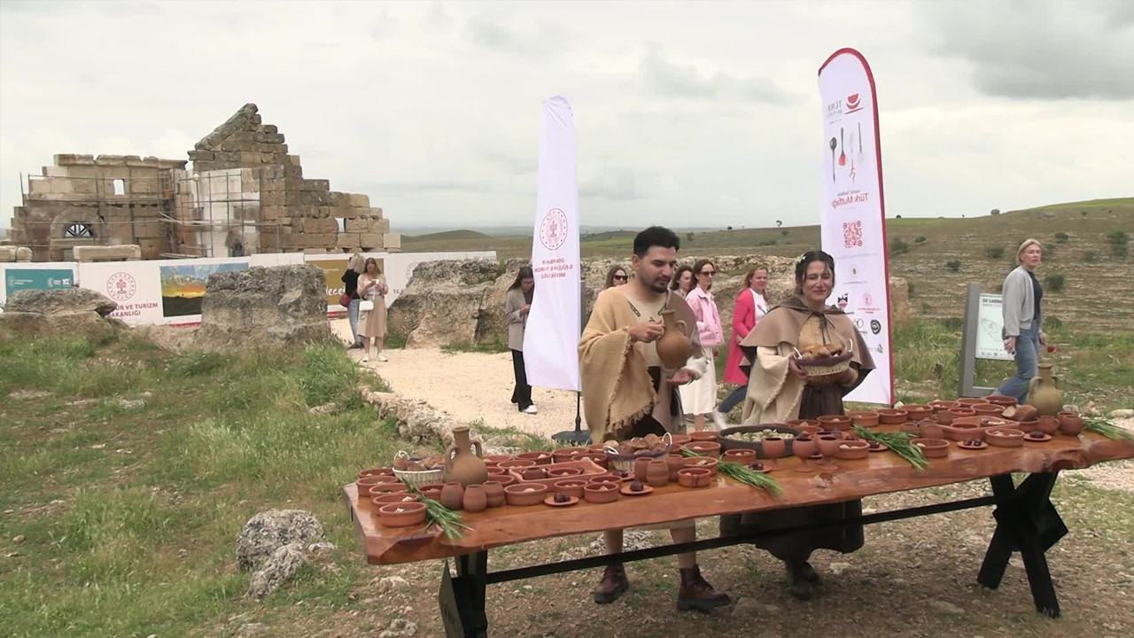 Zerzevan Kalesi’nde tarihî gastronomi yolculuğu: 2 bin yıllık Roma menüsü yeniden hazırlandı