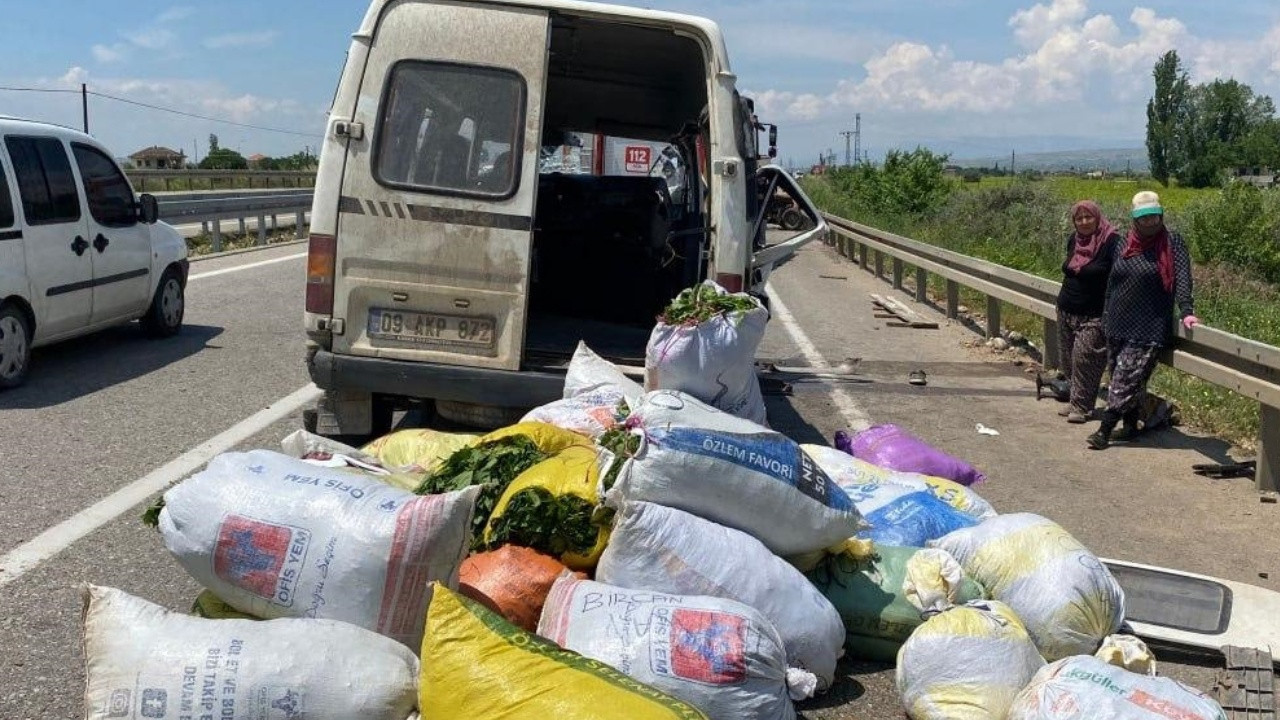 Minibüs traktöre çarptı: 1 kişi öldü, 3 kişi yaralandı