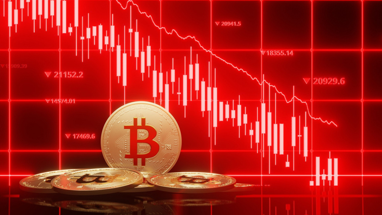 Bitcoin'i tutamıyorlar: Çakılıyor