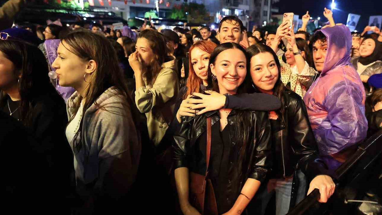 Duman konseriyle Gençlik Festivali’ne muhteşem final