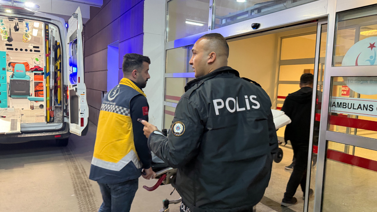 Hastanede kendine zarar verdi: Cam bardağı başında kırdı