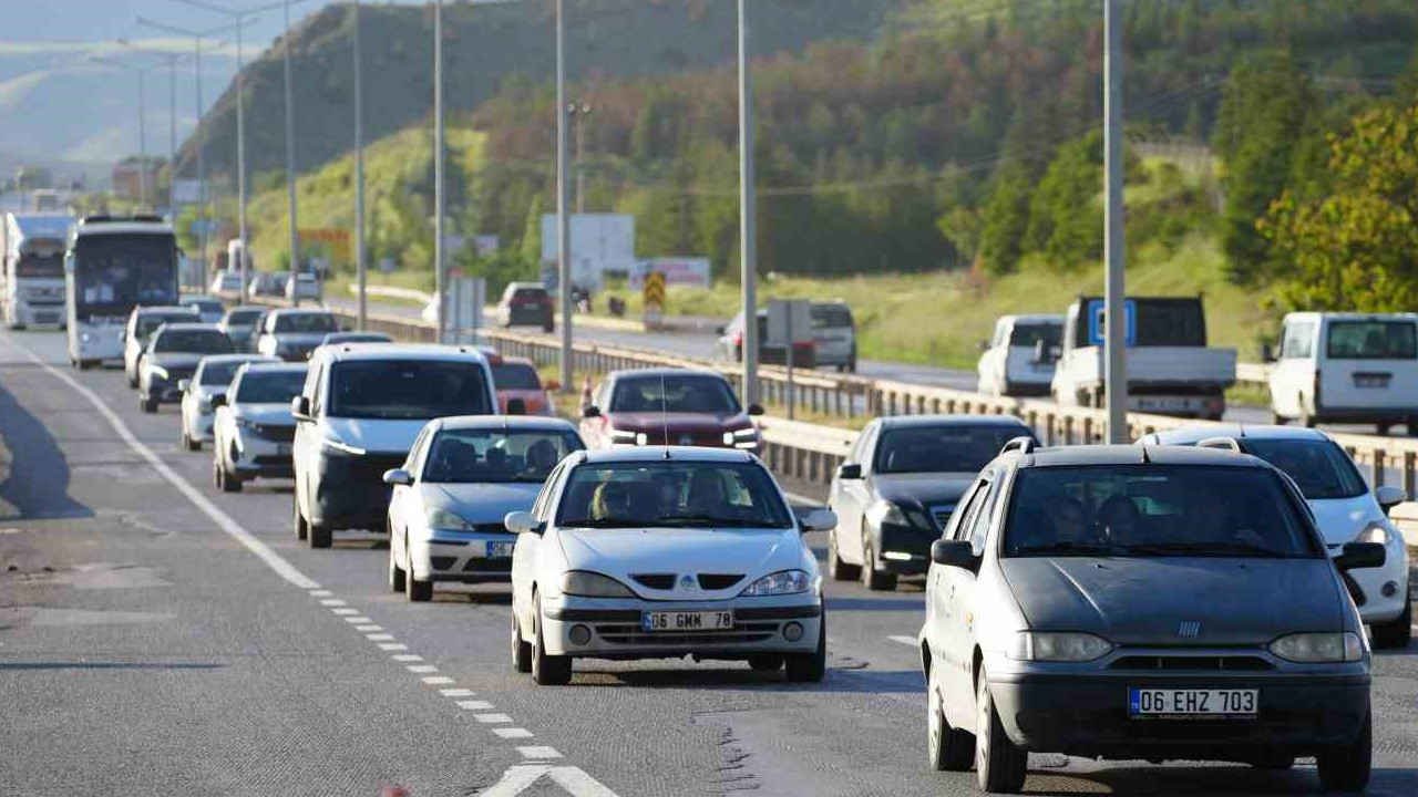 43 ilin geçiş noktasında bayram hareketliliği