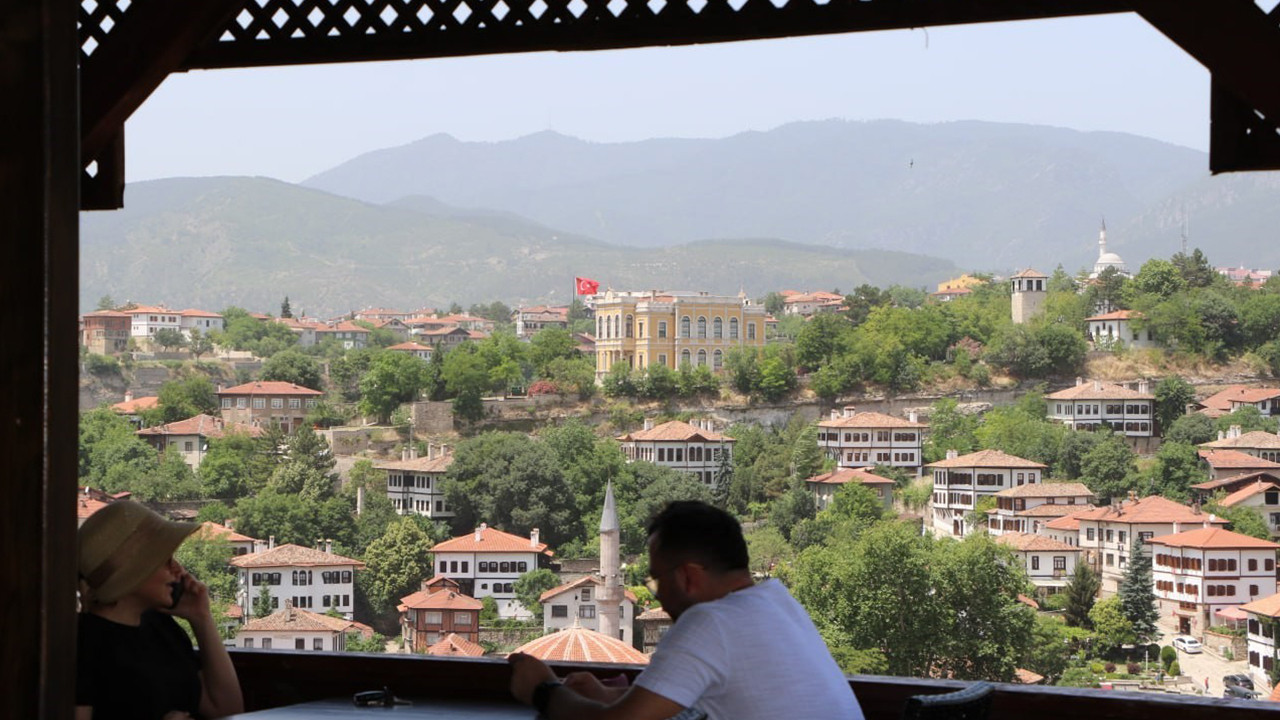 Deniz tatili isteyenler değil, kültür meraklıları akın ediyor: Yer kalmadı