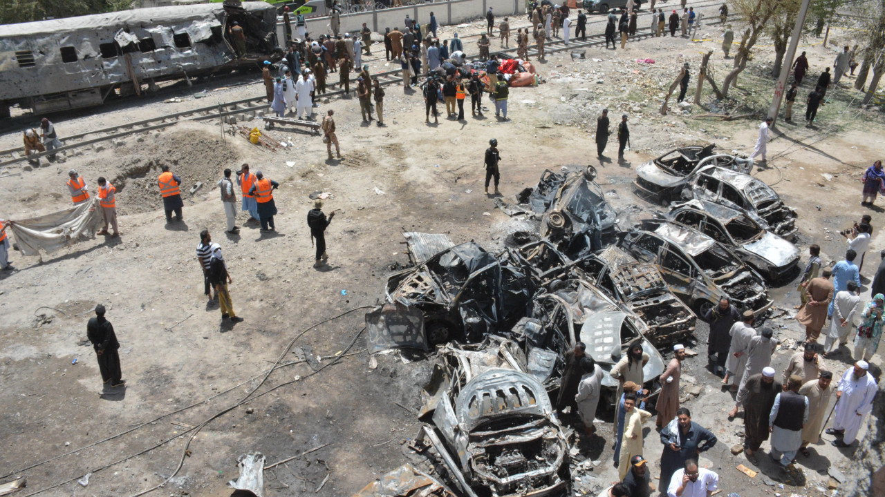 Pakistan'da patlama: 24 ölü, 82 yaralı