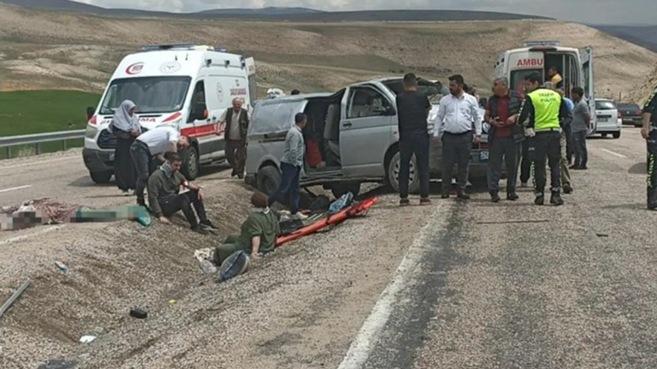 Sivas'ta bayram tatili yolunca facia: 1 ölü 8 yaralı