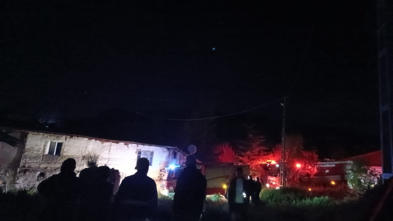 Ankara'da tek katlı evde korkutan yangın