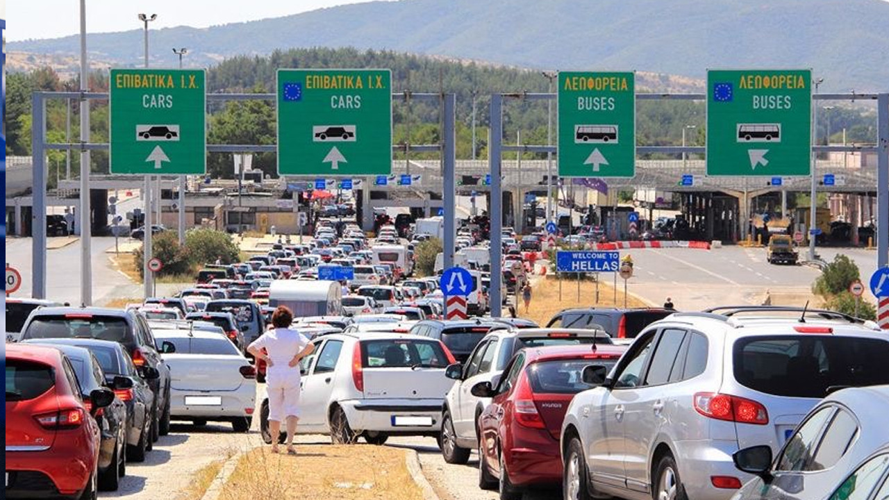 Avrupa’daki yeni sistem sınırda ortalığı karıştırdı: Uzun kuyruklar oluştu