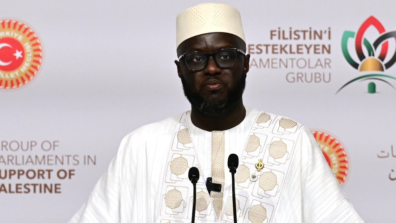 Senegal'de Başbakan görevden alındı, Meclis Başkanı Ndiaye istifa etti