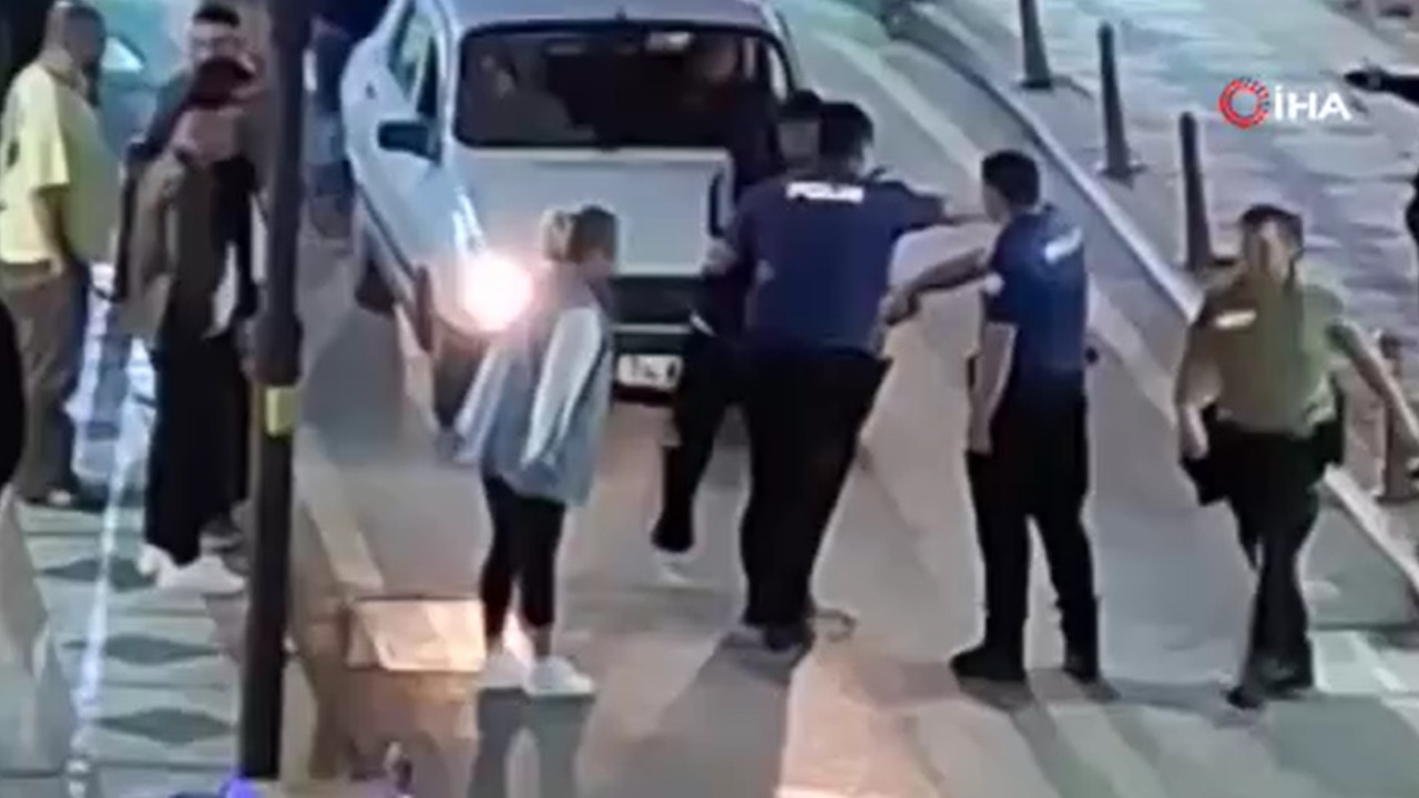 Bartın’da sokak ortasında kavga: Polisi görünce sakinleştiler