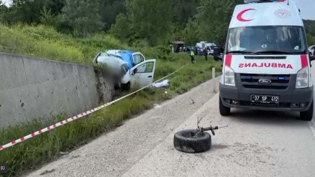 Bir anlık dalgınlık 3 ölü: Kastamonu'da otomobil istinat duvarına çarptı