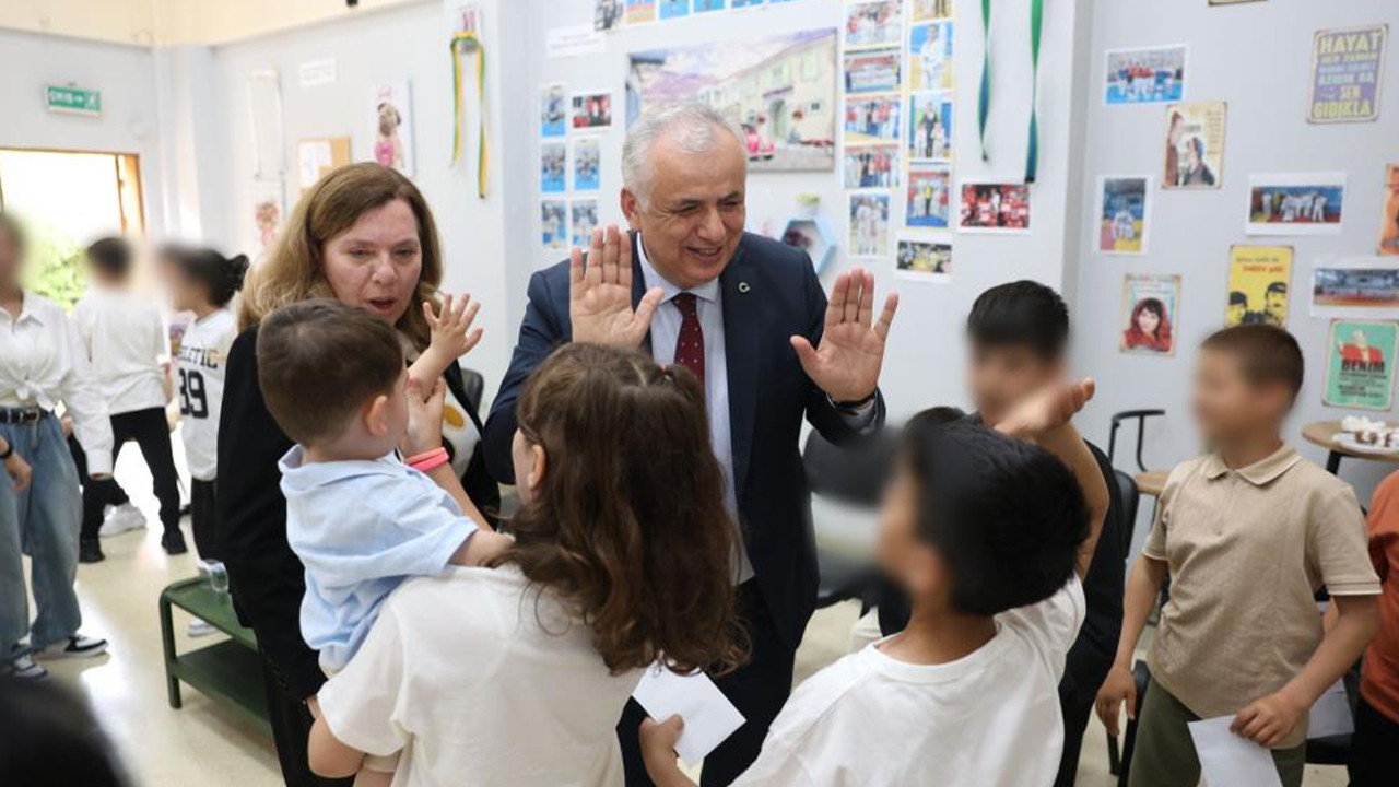Düzce’de bayram ziyareti: Çocukların sevincine ortak oldular