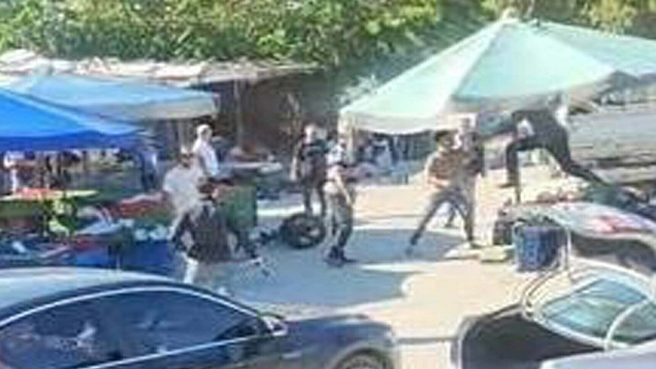 Foça’da esnaf meydanı savaş alanına çevirdi: Jandarma devreye girdi: 7 gözaltı