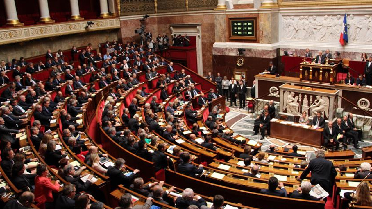 Fransa ‘Utanç yasasını’ kaldırdı: Karar oy birliği ile alındı