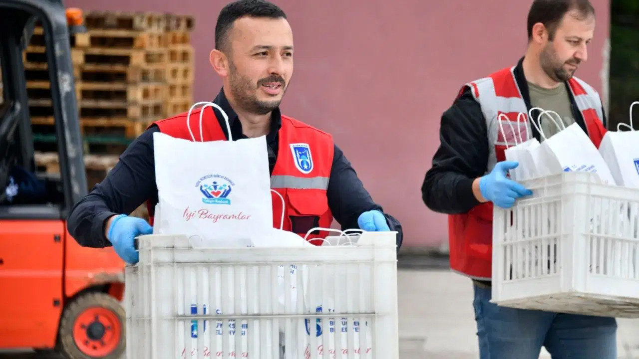 Ankara Büyükşehir Belediyesi’nden kurban dayanışması: Etler ihtiyaç sahiplerine ulaştırılıyor