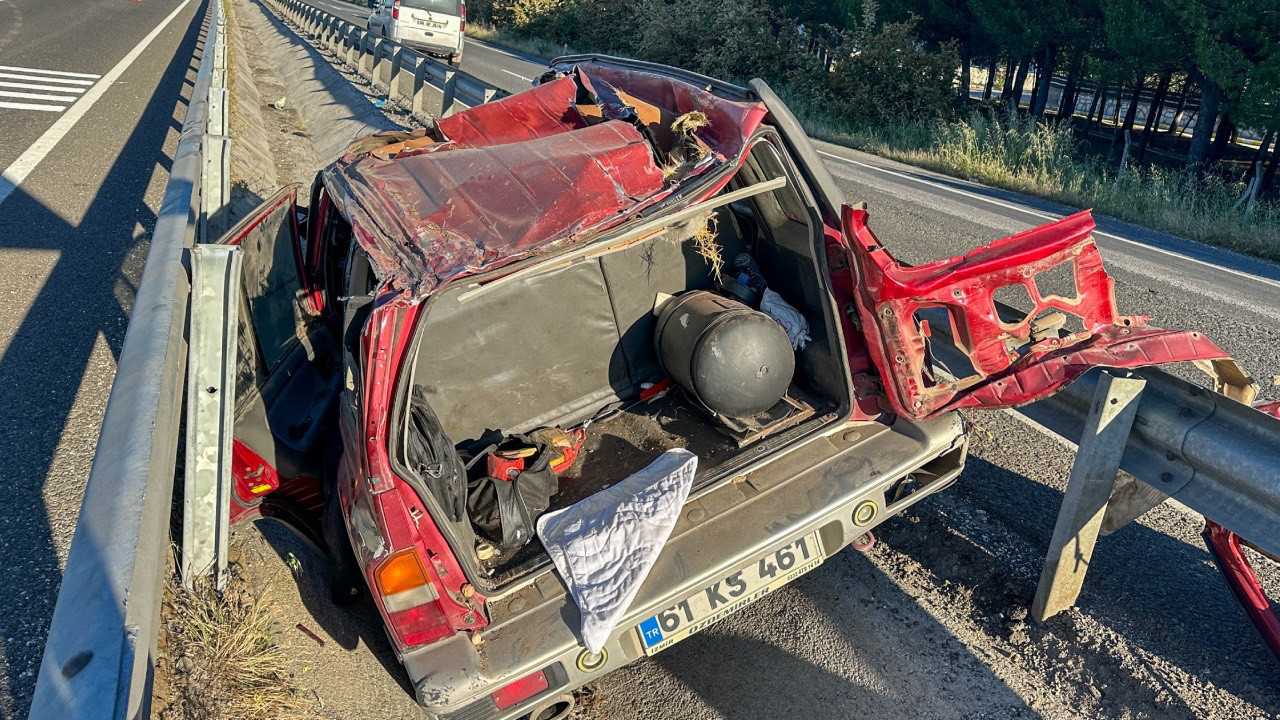 Cip bariyerlere saplandı: 1 ölü, 2 yaralı
