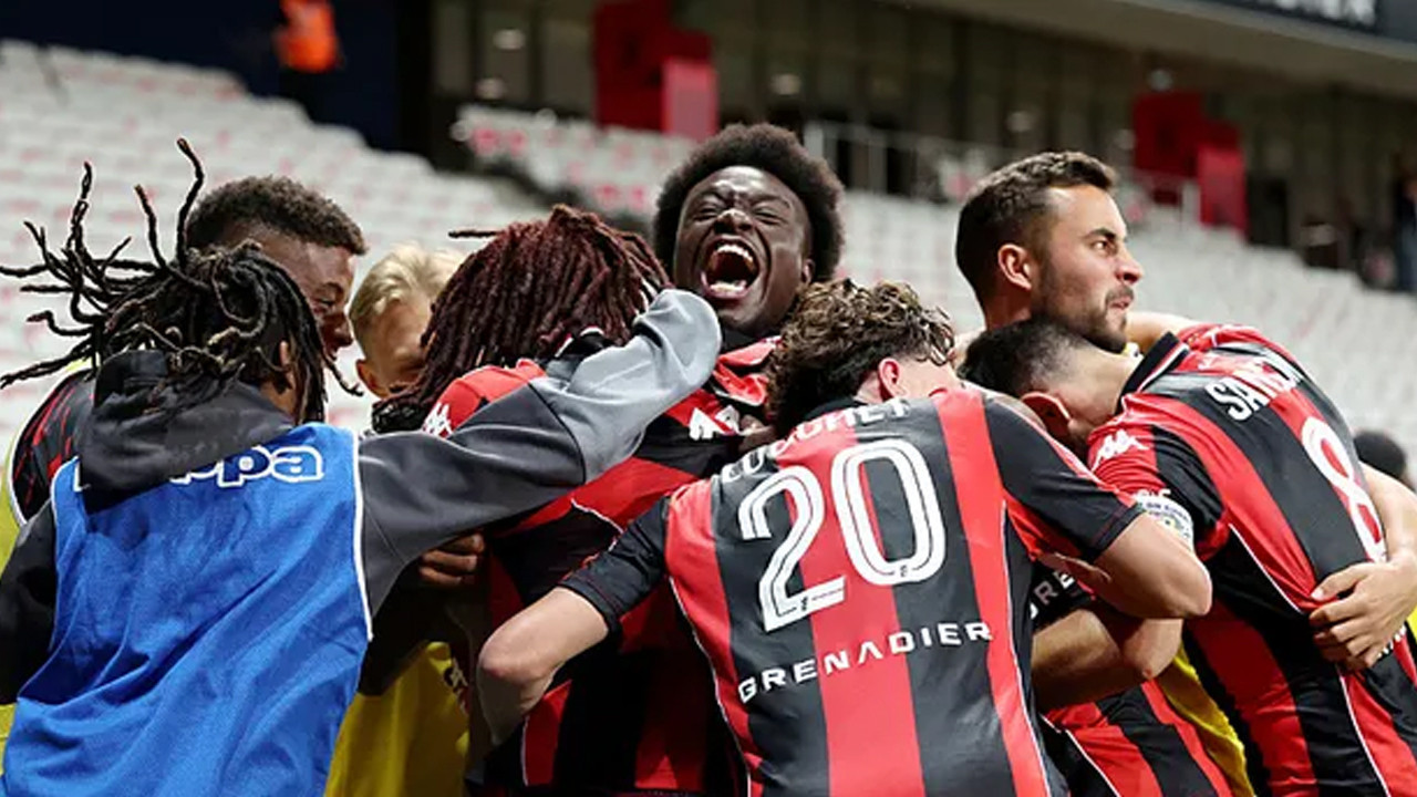Fransa'da tarihi maç: Nice-St. Etienne karşılaşması nefes kesti... Bir devir sona erdi