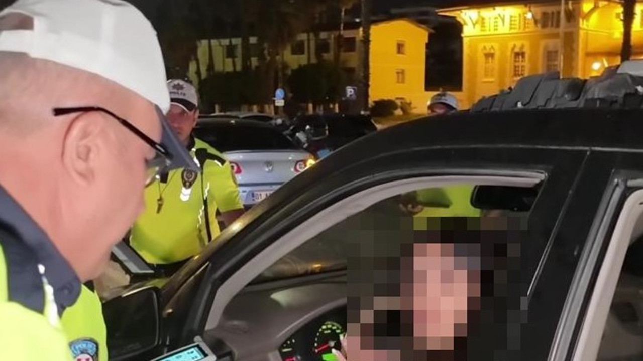 Kadın sürücü polisi ezmeye çalıştı: Cezası belli oldu