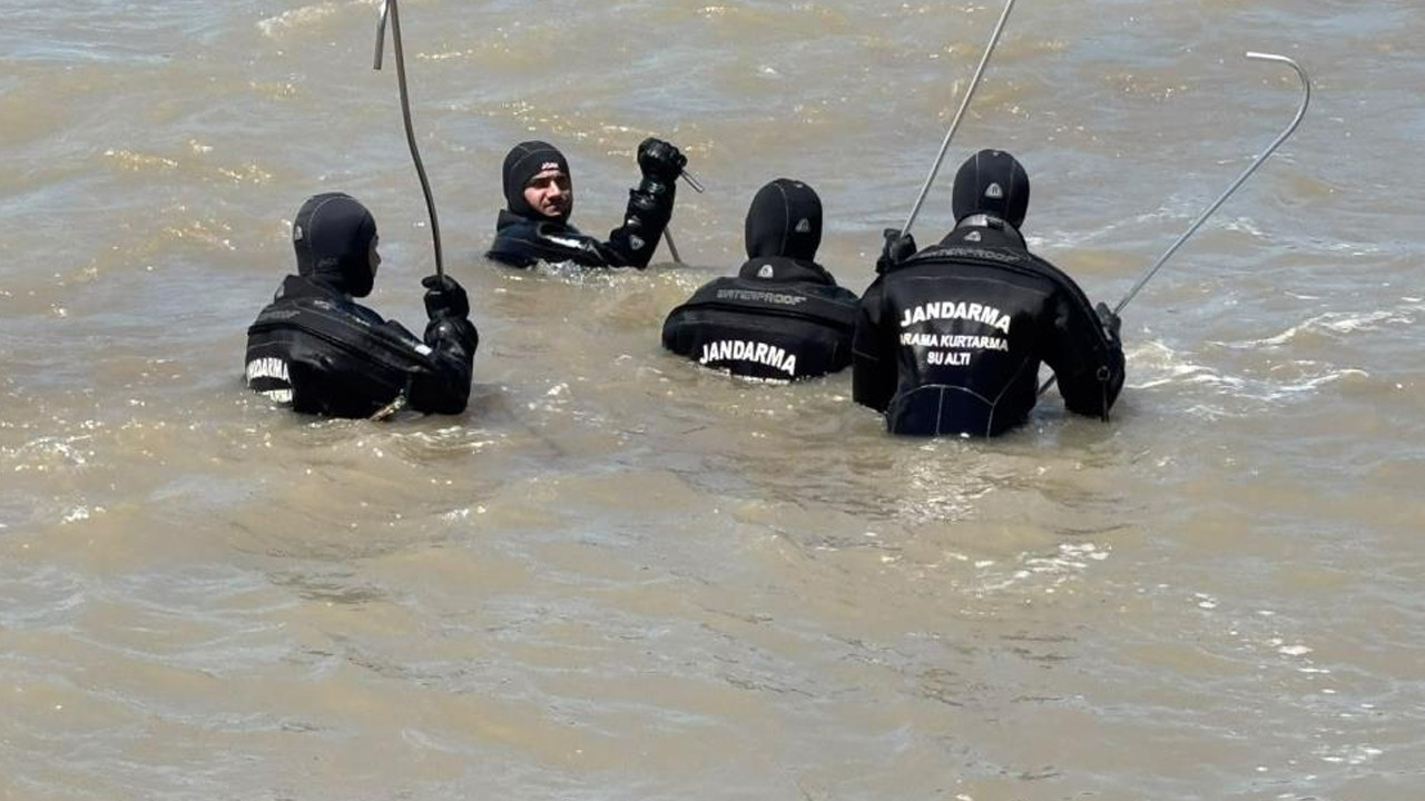 Tokat Kelkit Çayı'nda kaybolan iki genci arama çalışmaları dördüncü gününde