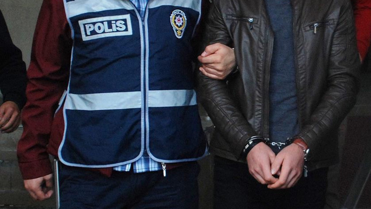Turistlere uyuşturucu satan 15 kişi tutuklandı