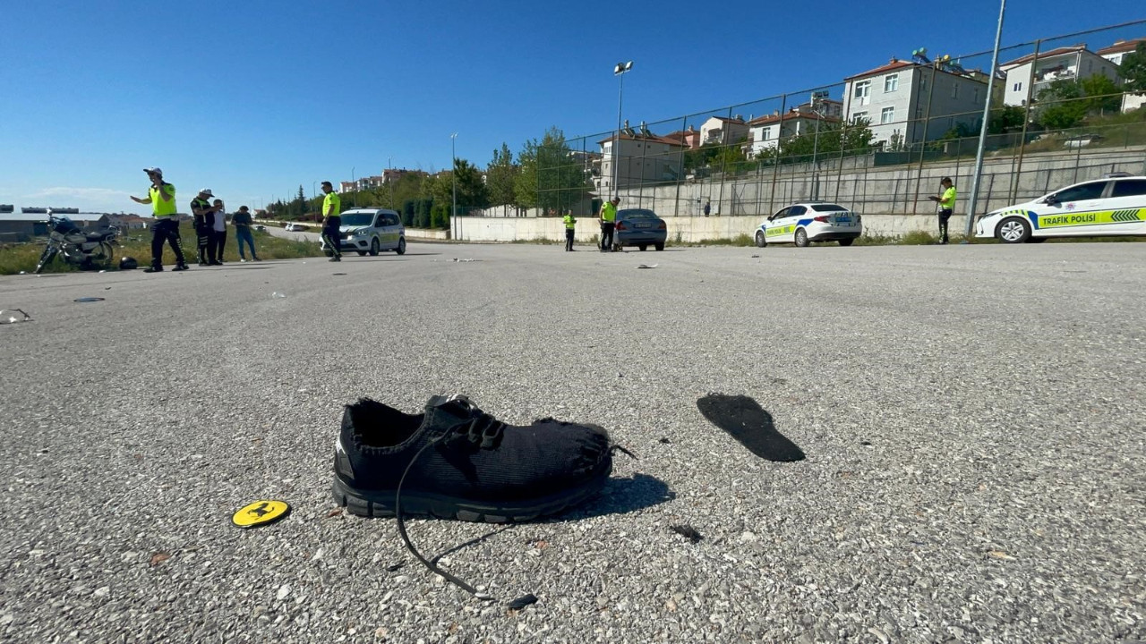 Otomobille motosiklet çarpıştı: 1 kişi hayatını kaybetti