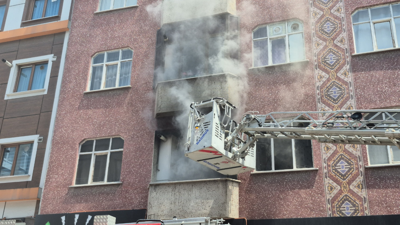 Sultangazi’de panik anları: Şarjdaki telefon az kalsın facia yaşatıyordu