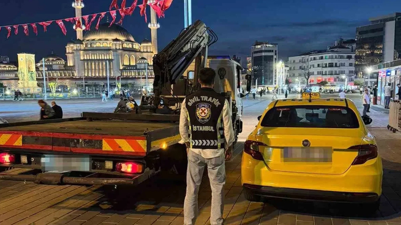 Aracına turisti aldıktan sonra taksimetreyi açmayan şoför tutuklandı