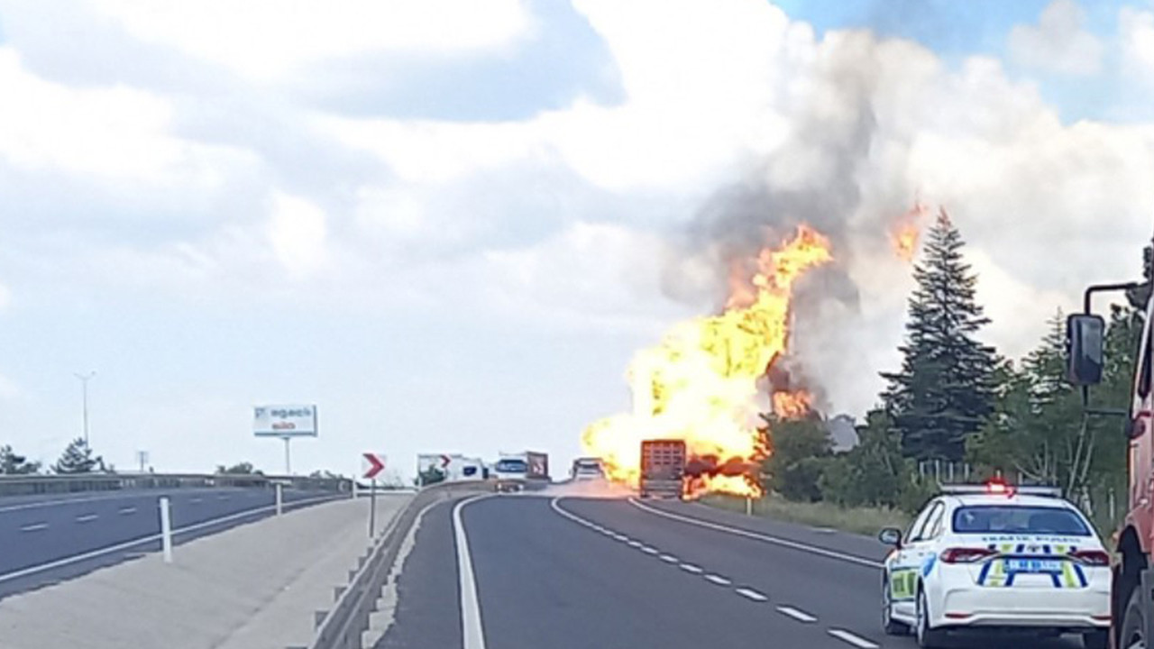 TIR'daki yangın ormana sıçradı