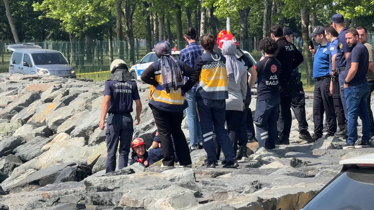 Avcılar’da denizden kadının cesedi çıkarıldı: Gizemi kayalıklardaki çantası çözecek