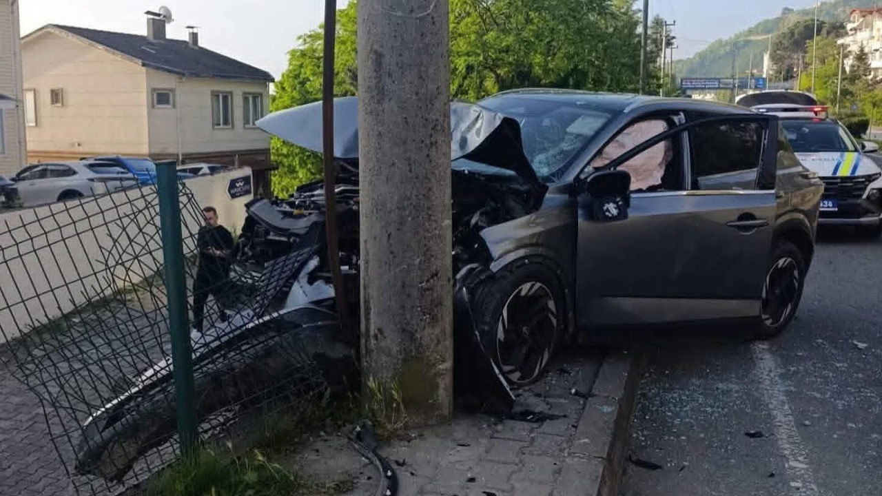 Ordu'da direğe çarpan aracın sürücüsü yaralandı