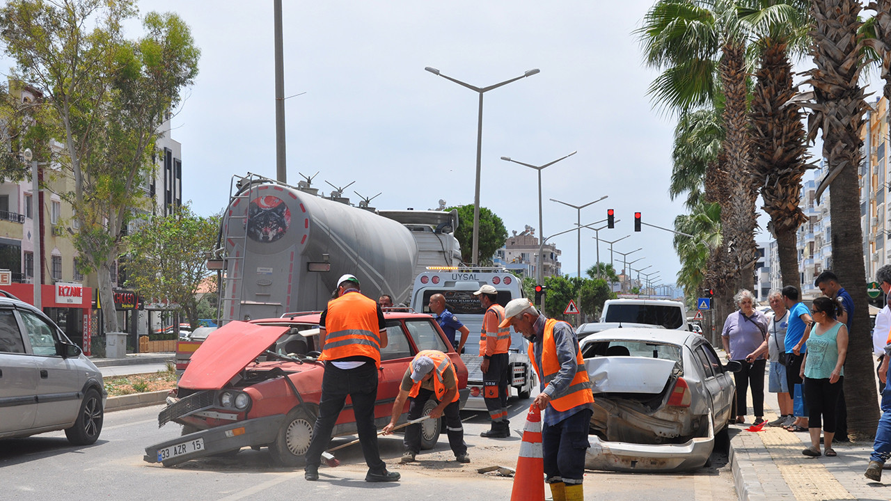 Mersin’de zincirleme trafik kazası: 1 yaralı