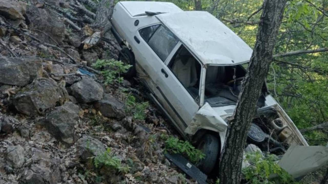 Uçuruma yuvarlanan otomobilin sürücüsü hayatını kaybetti