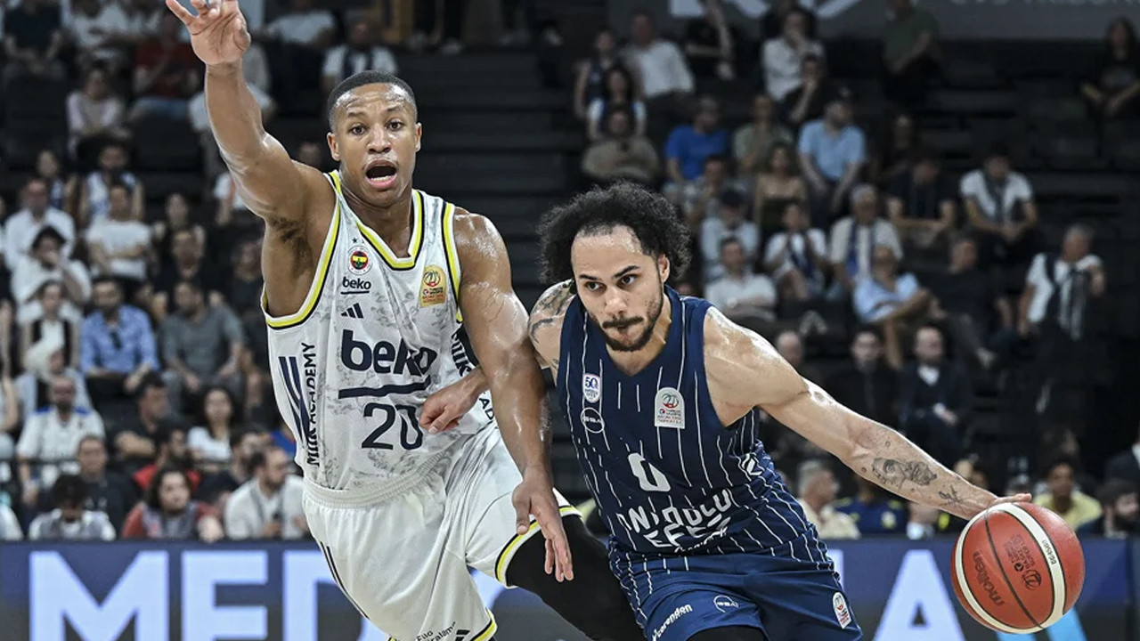 Anadolu Efes, Fenerbahçe karşısında galibiyet aldı
