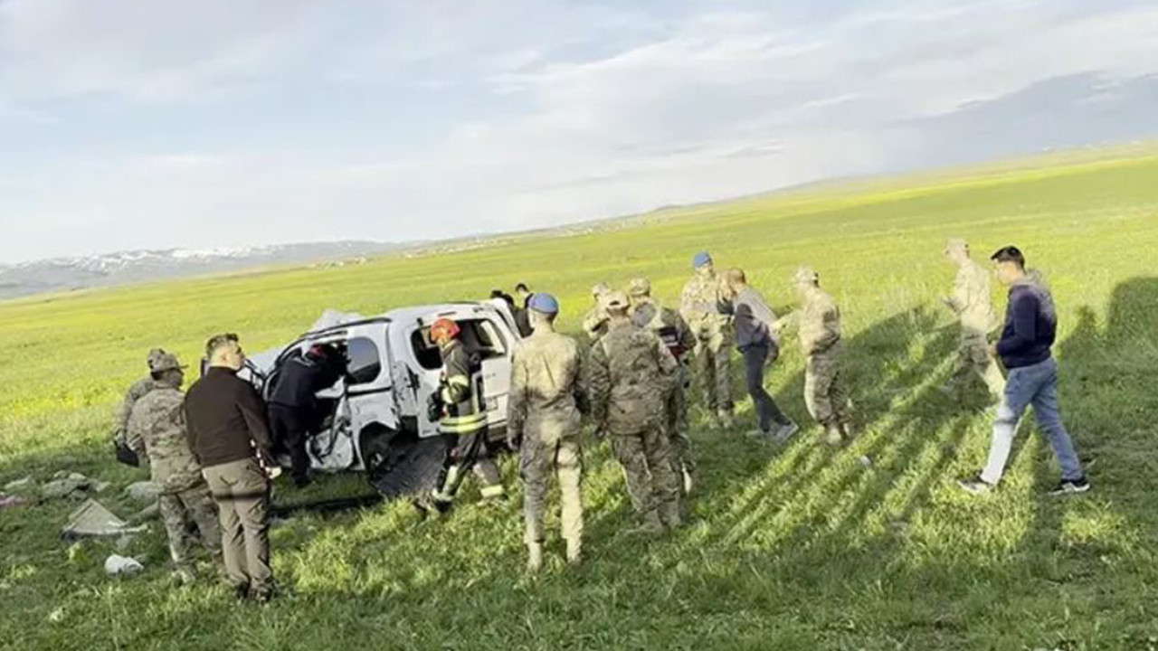 Hafif ticari araç takla attı; 1’i bebek 3 ölü, 4 yaralı