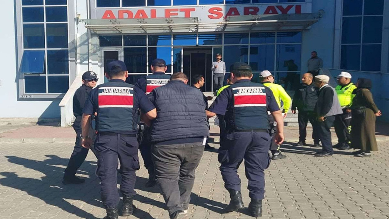 Edirne'de Takside Kaçak Göçmen ve Aranan Organizatör Yakalandı