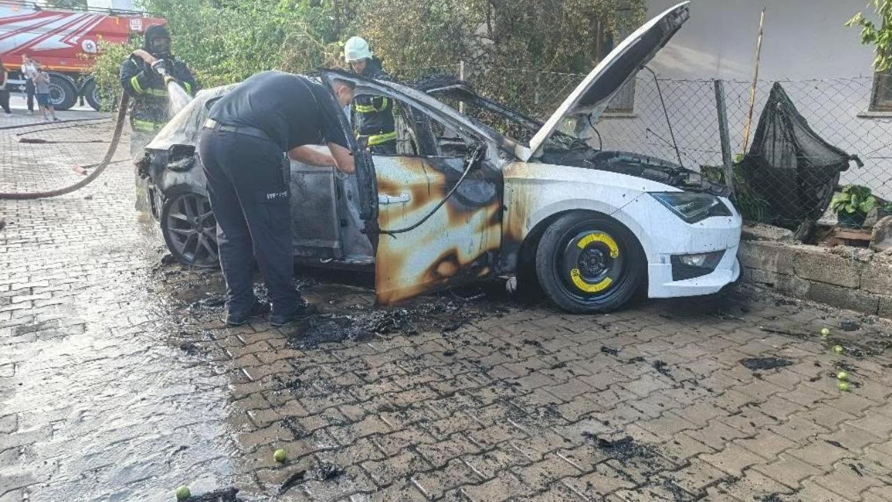 Seyir halindeyken alev topuna döndü: Sürücü canını son anda 