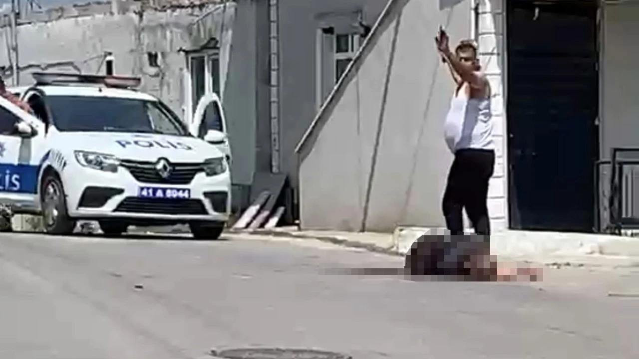Sokakta dehşet saçtı: Eşini defalarca bıçaklayıp polise tesl