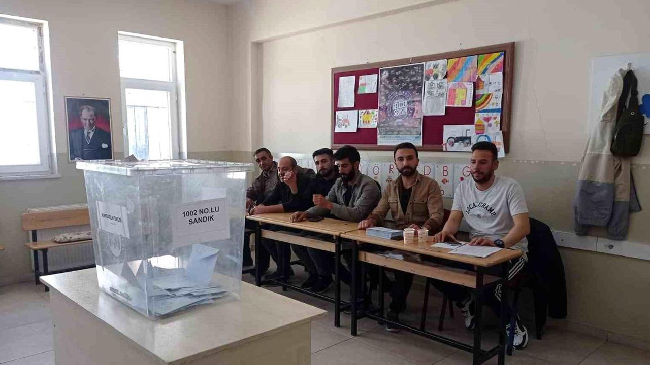 Başkale’de 4 mahallede muhtarlık seçimi yenilendi