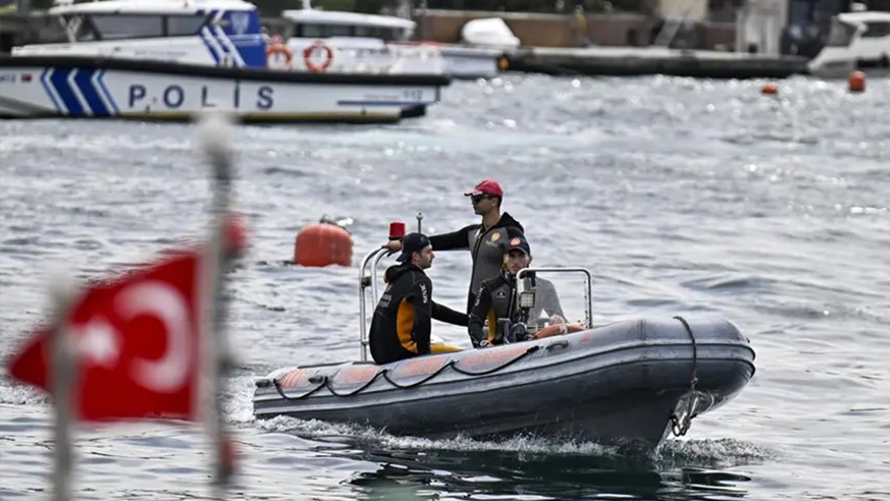 İstanbul Boğazı'nda hareketli dakikalar: Denizde ceset ihbar