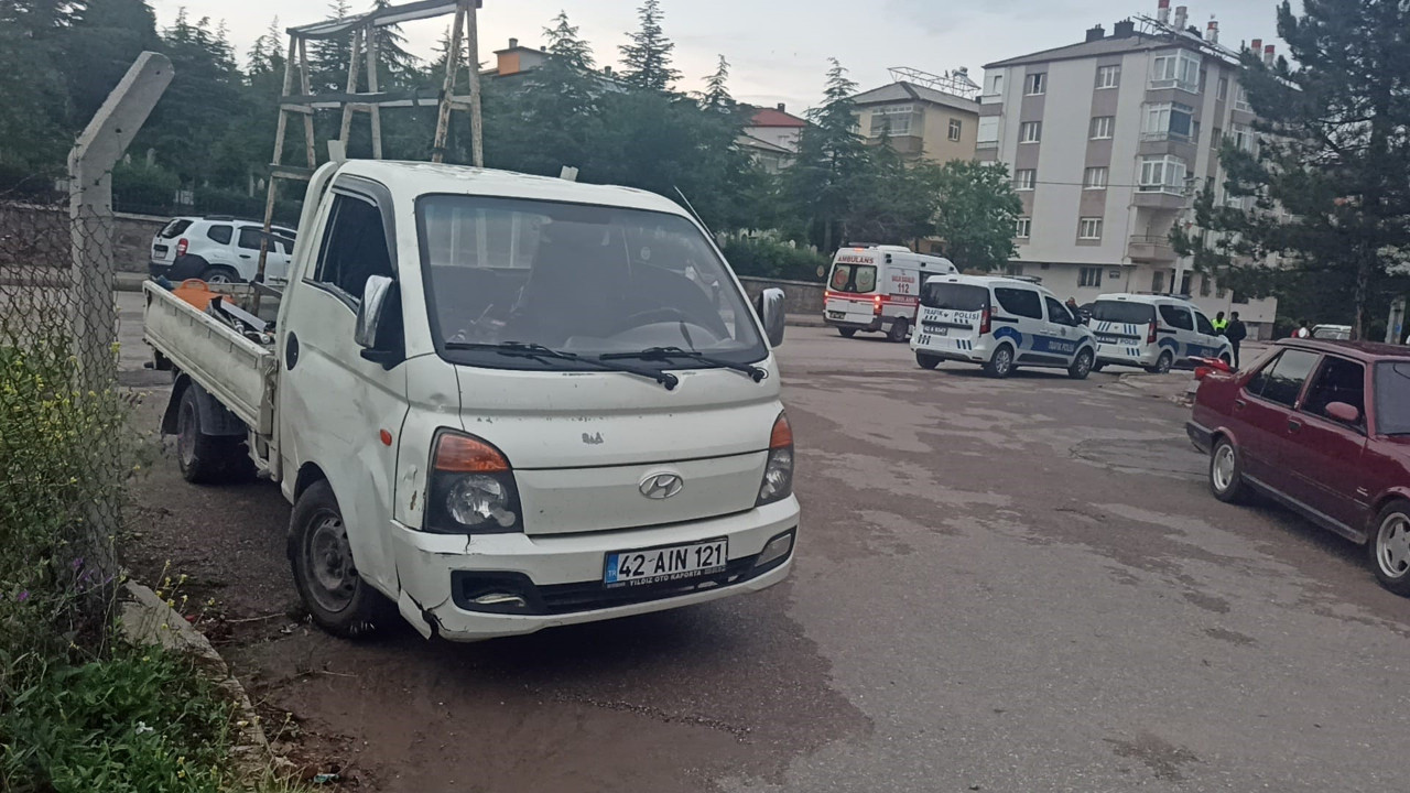 Pikap ile motosiklet çarpıştı: 2 yaralı